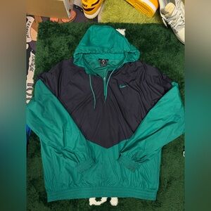 Nike SB Shield Windbreaker Size XL